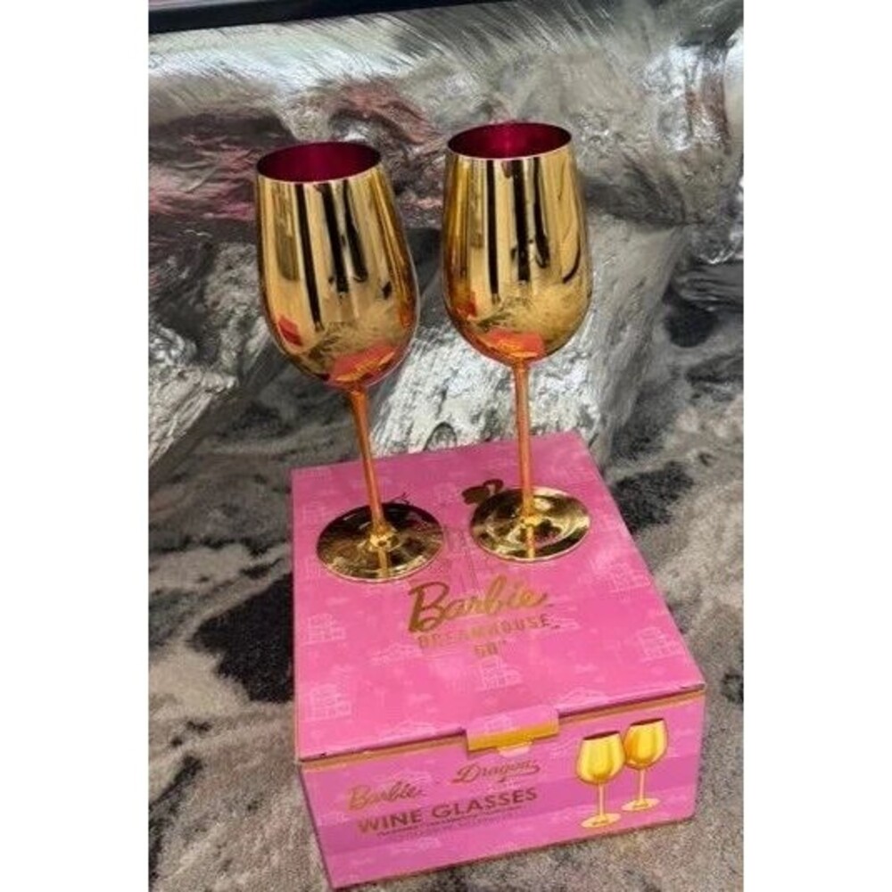 set of 2 barbie dreamhouse gold wine glasses